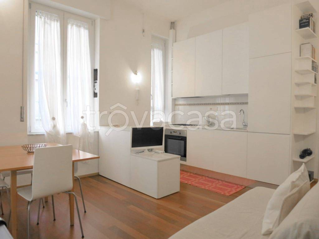Appartamento in affitto a Milano via Giambellino