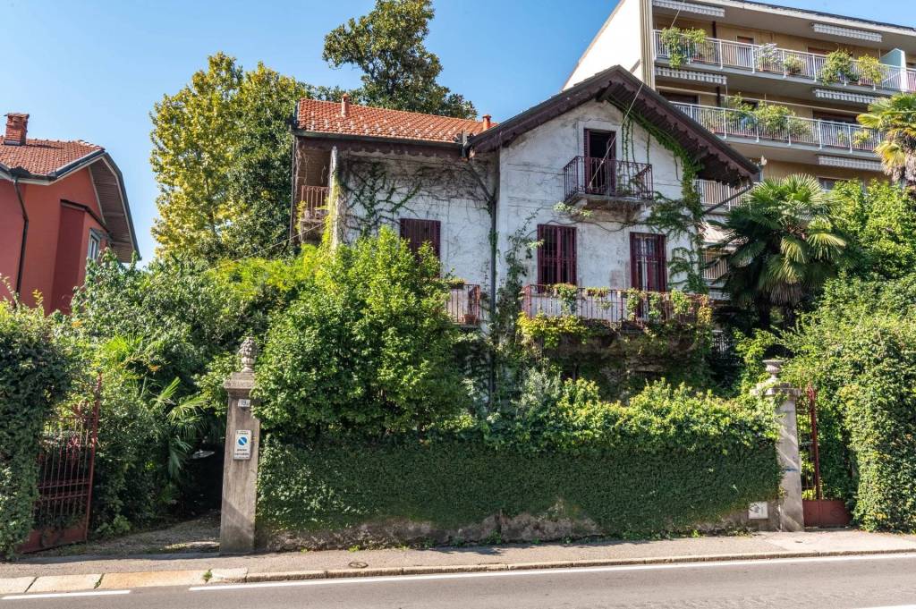 Villa in vendita a Verbania pallanza