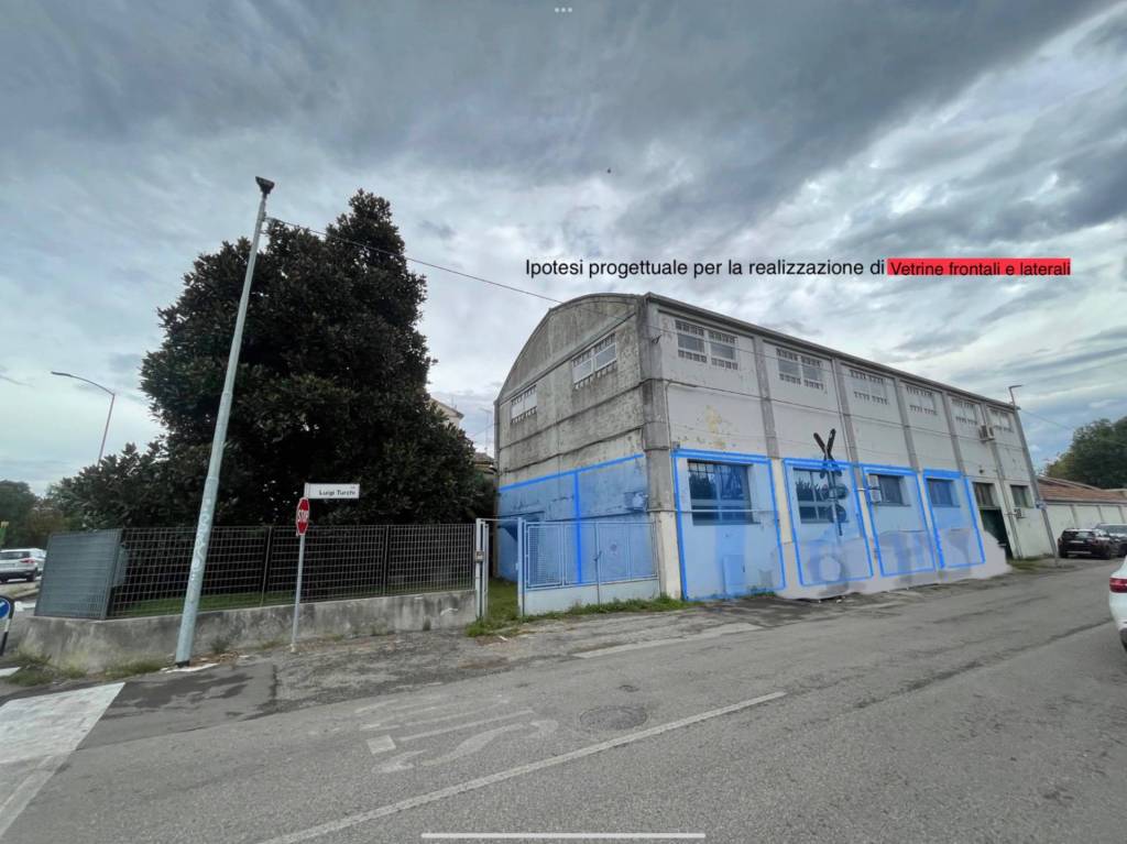 Capannone Industriale in vendita a Ferrara via Luigi Turchi