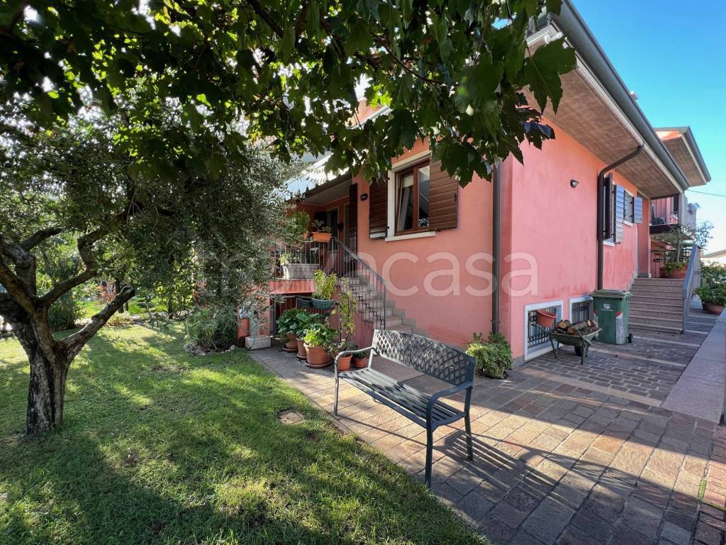 Villa Bifamiliare in vendita a Verona via Legnago, 174