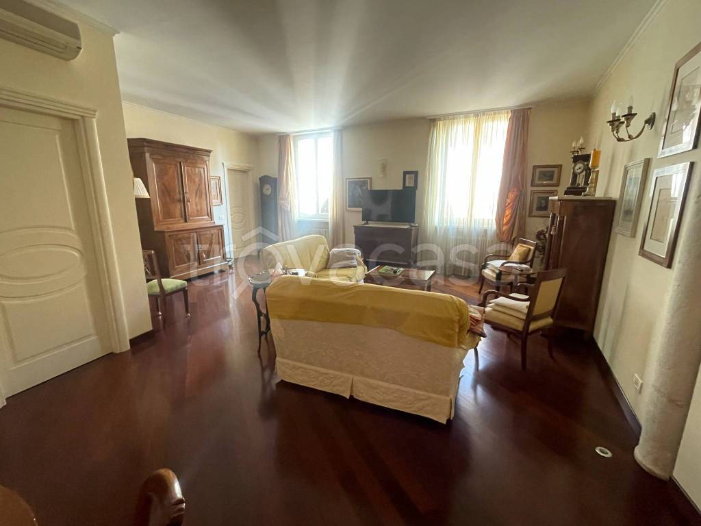 Appartamento in vendita a Piacenza piazza dei Cavalli
