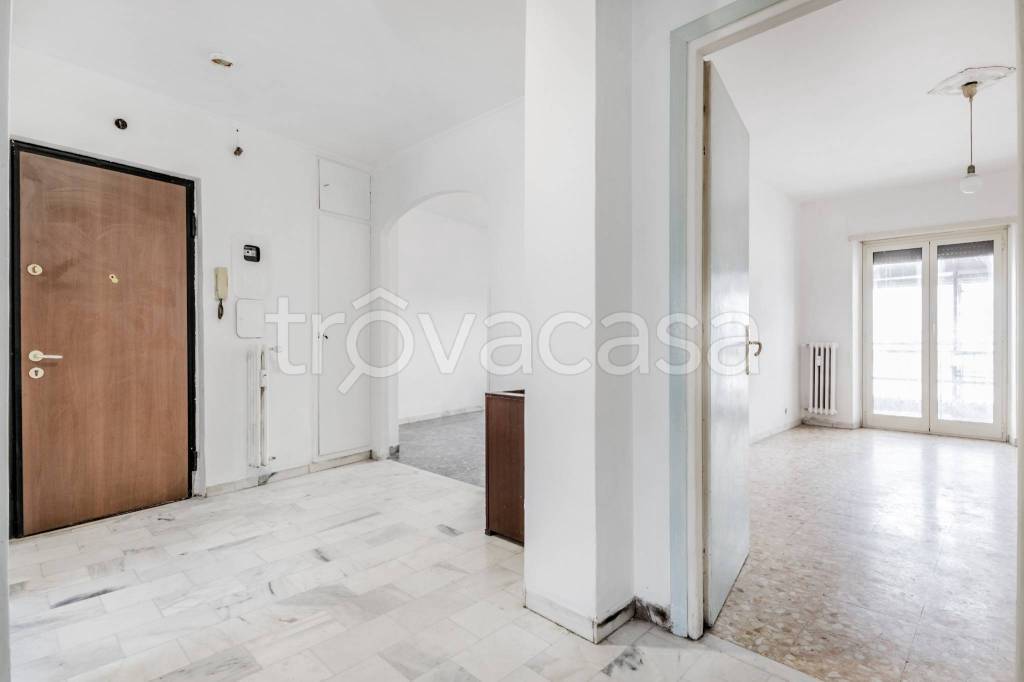Appartamento in vendita a Roma via Pasquale Del Giudice, 11