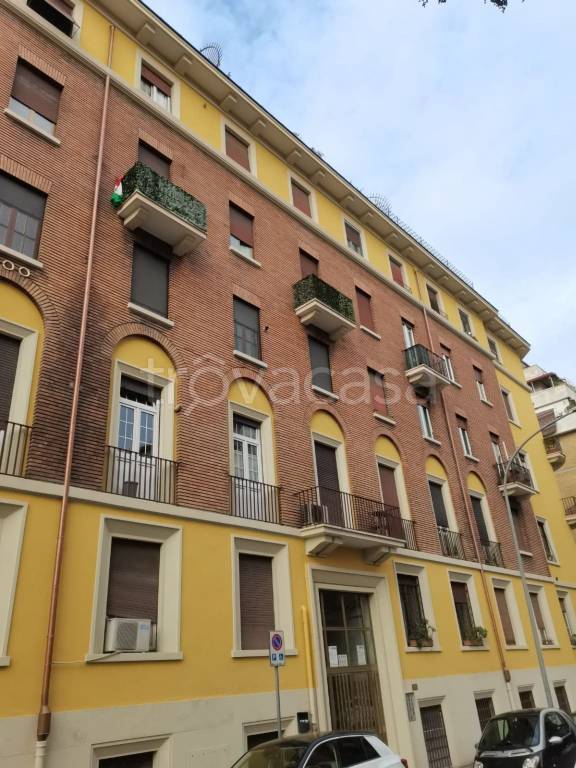 Appartamento in vendita a Roma via Raimondo Montecuccoli