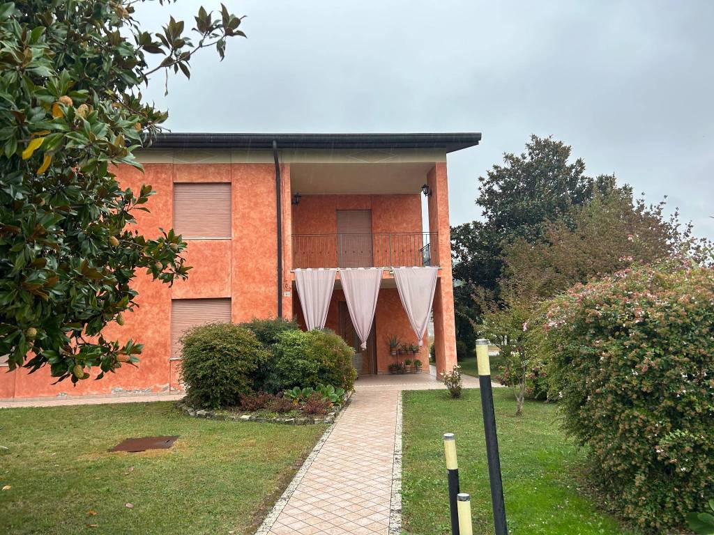Villa in in vendita da privato a Montebelluna via Emilio Bongioanni