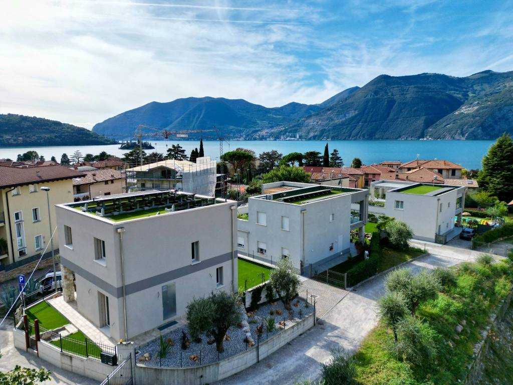 Villa in vendita a Marone via Giacomo Matteotti, 8