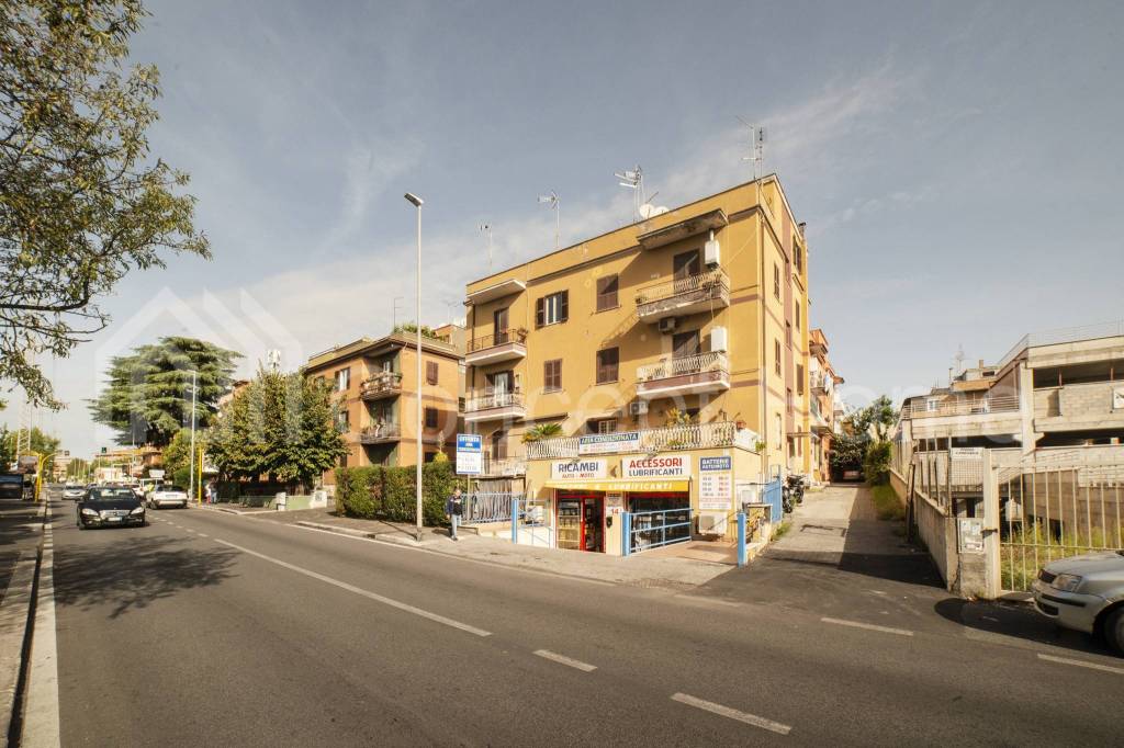 Appartamento in vendita a Roma via del Casale di San Basilio, 47B