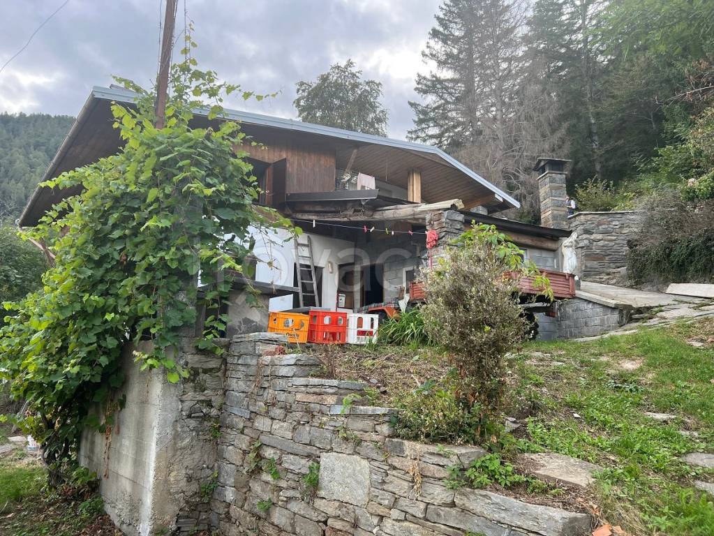 Villa in vendita a Domodossola borgata Alpe Lusentino