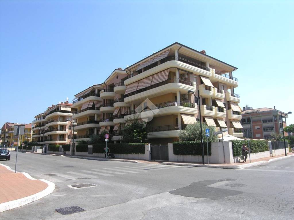 Appartamento in vendita ad Aprilia via Giuseppe di Vittorio, 24