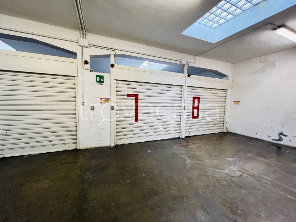 Garage in vendita a Padova riviera Albertino Mussato, 109