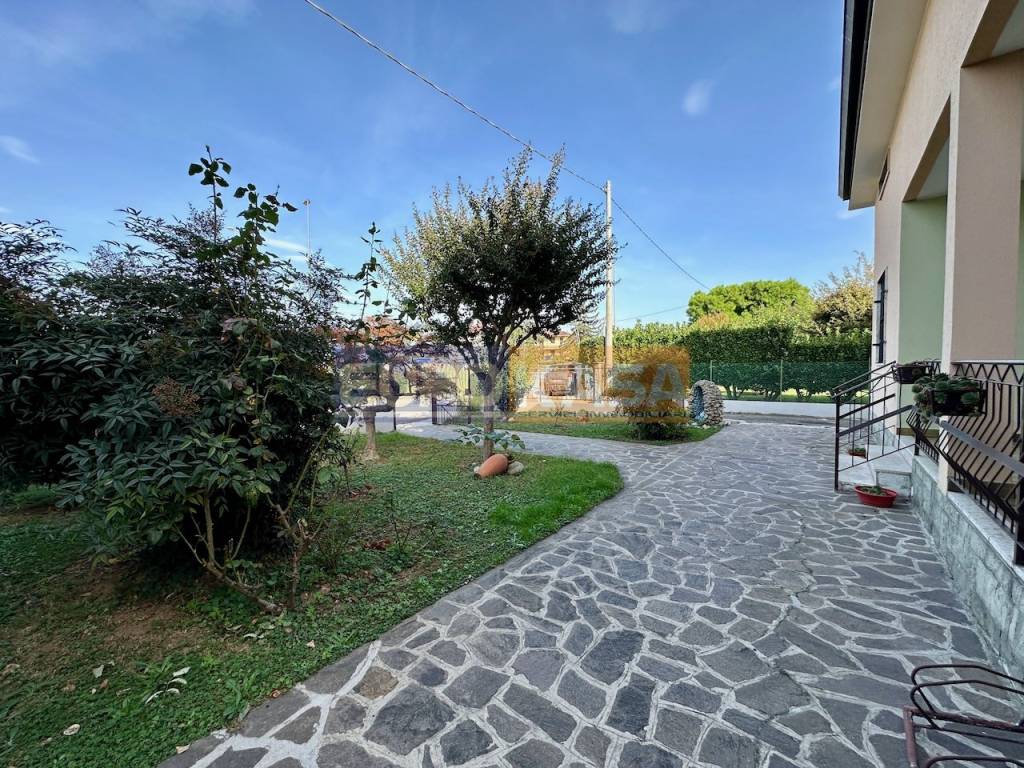 Villa in vendita a Osio Sopra corso Italia