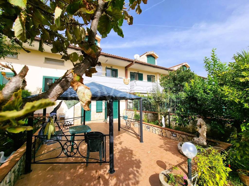 Villa a Schiera in vendita a Giffoni Sei Casali via Malche, 36