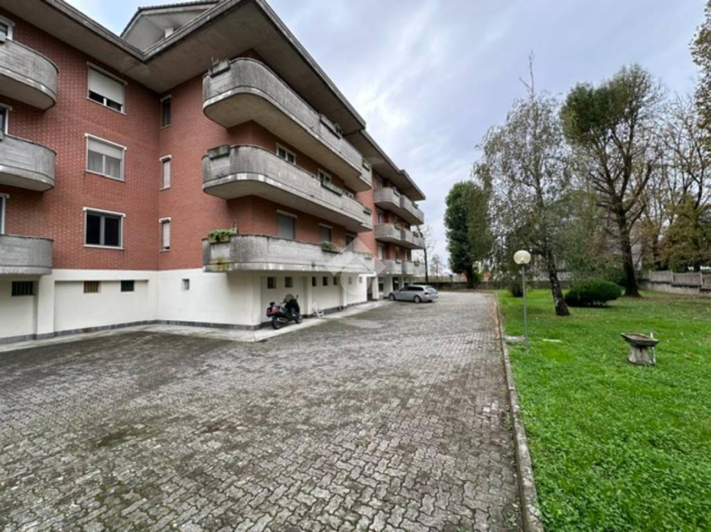 Appartamento in vendita a Vercelli via Don Paolo Pollone, 4