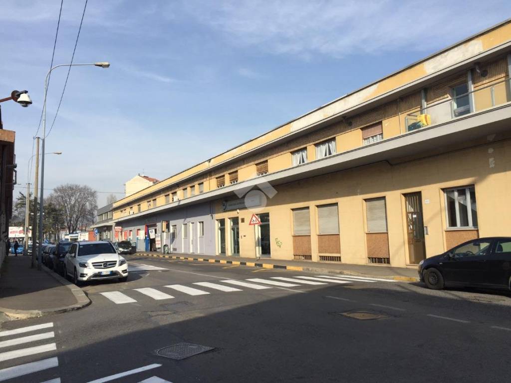 Laboratorio in affitto a Torino via Monginevro, 280