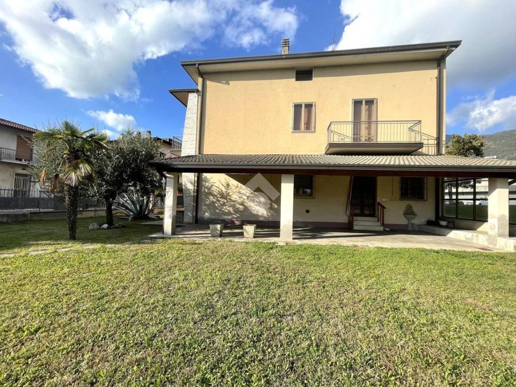 Villa in vendita a Concesio via Aleardo Aleardi