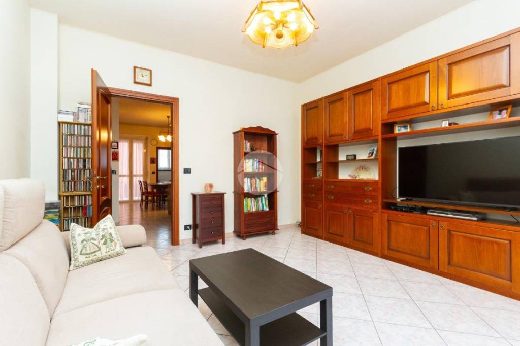 Appartamento in vendita a Rivoli via Omegna, 26