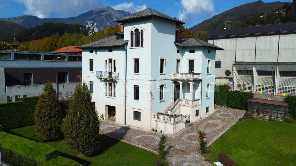 Villa in vendita a Clusone via 25 Aprile