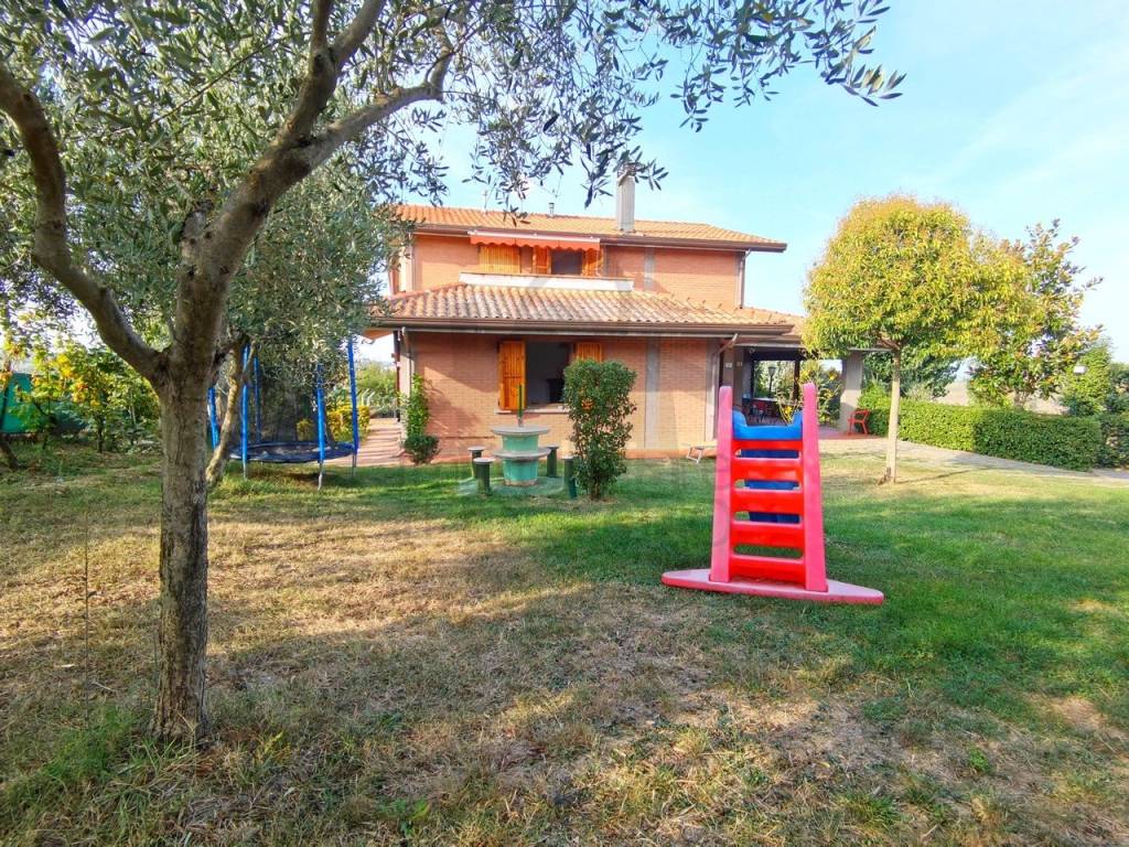 Villa Bifamiliare in vendita a Coriano via Canale