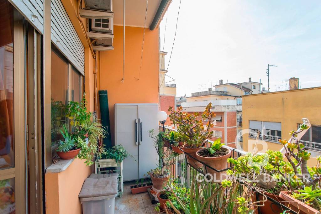 Appartamento in vendita a Roma via Adriano Tilgher, 41