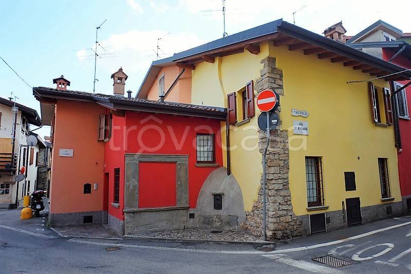 Appartamento in vendita a Curno via Luigi Gamba, 33