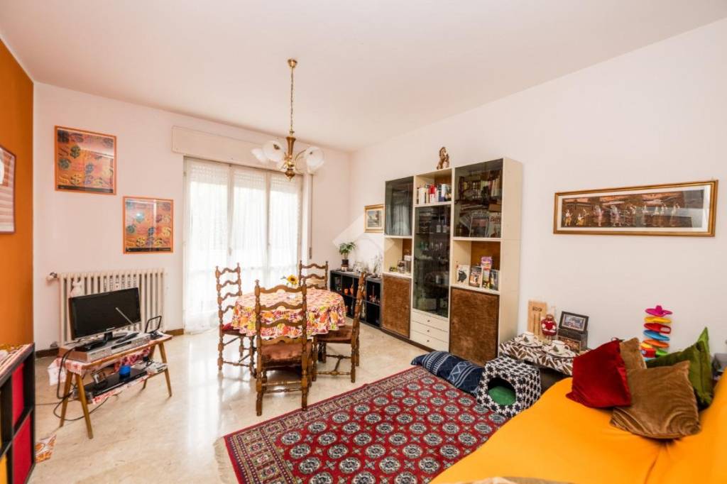 Appartamento in vendita a Milano via Sorrento, 24