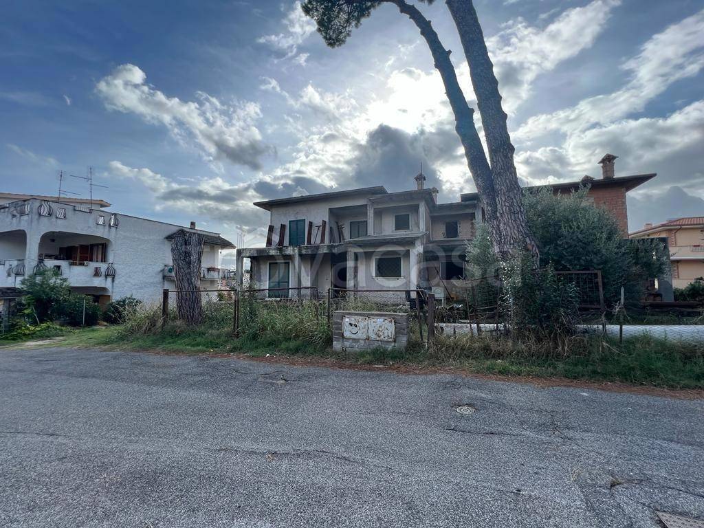 Villa Bifamiliare in vendita a Mentana via Lorenzo Perosi, 9