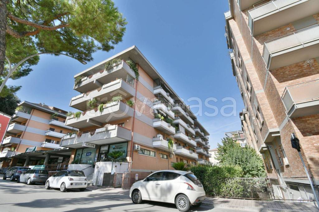 Appartamento in vendita ad Ascoli Piceno via Napoli 92/r