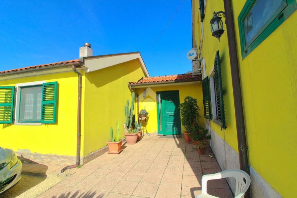 Villa Bifamiliare in vendita a Osimo via San Sabino, 9