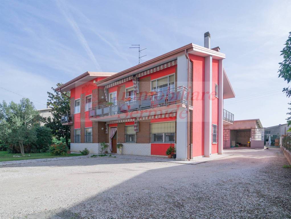 Villa in vendita a Sermide e Felonica via Milazzo