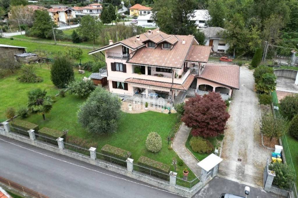Villa Bifamiliare in vendita a Cuorgnè strada del Caudano, 13