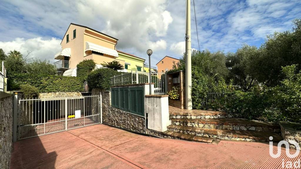 Villa a Schiera in vendita a Loano via degli alpini