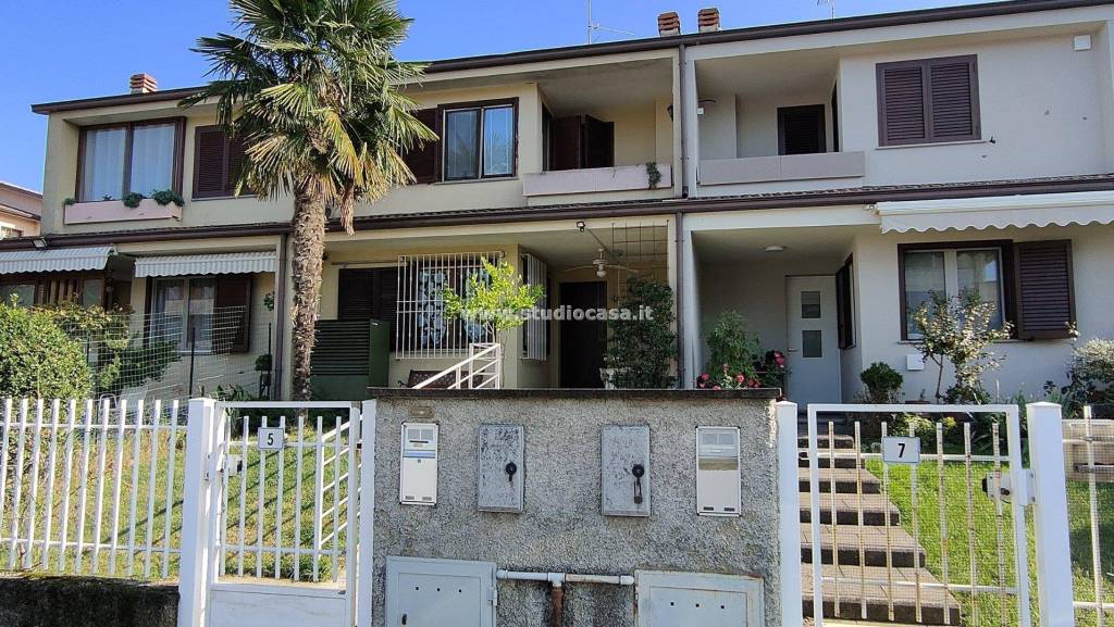 Villa a Schiera in vendita a Pianengo via pertini