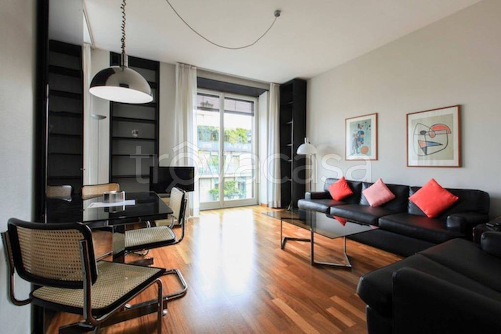Appartamento in affitto a Milano via Pantano