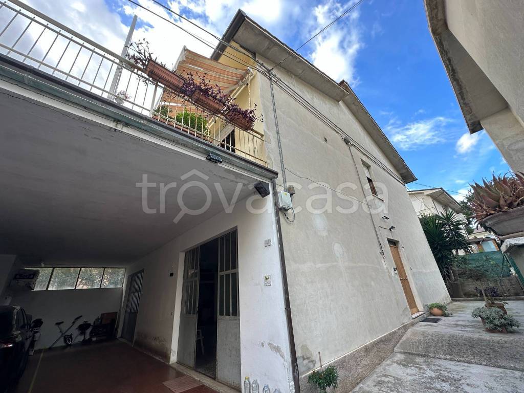 Casa Indipendente in vendita a Civitanova Marche via Ugo Foscolo, 45