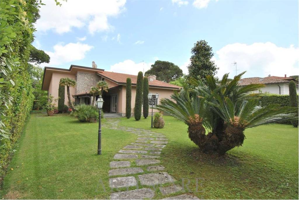 Villa in affitto a Forte dei Marmi via galileo galilei, 50