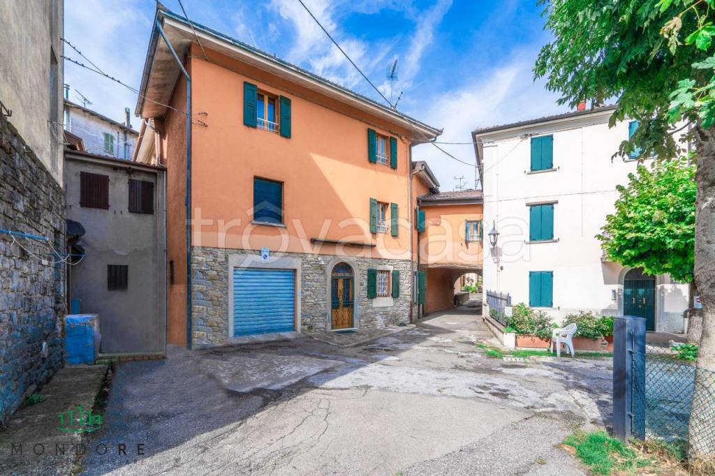 Villa a Schiera in vendita a Lizzano in Belvedere via 2 Giugno
