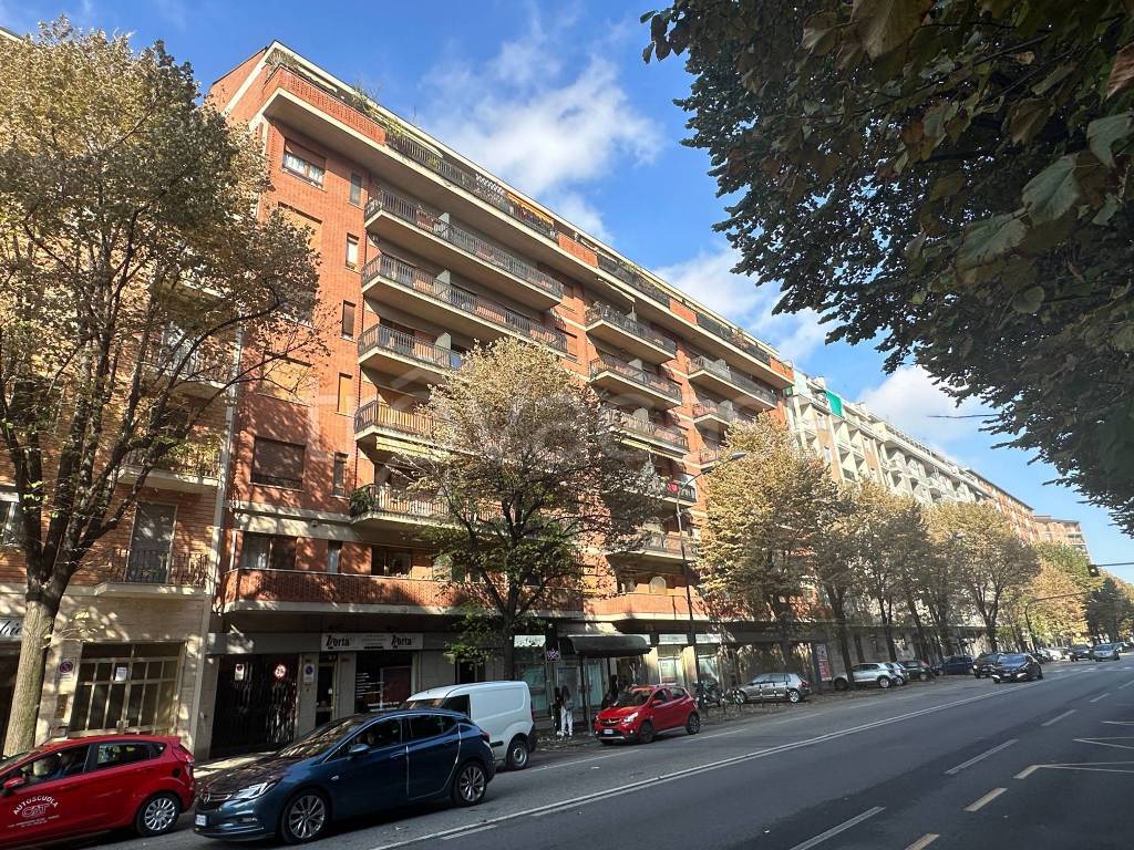 Appartamento in vendita a Torino corso Orbassano, 236