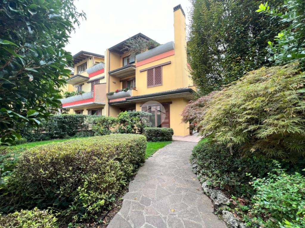 Villa Bifamiliare in vendita a Palazzolo sull'Oglio via g. Mameli, 13