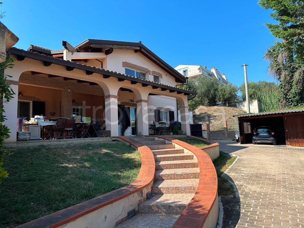 Villa in vendita a Montesilvano via Daniele Manin, 5