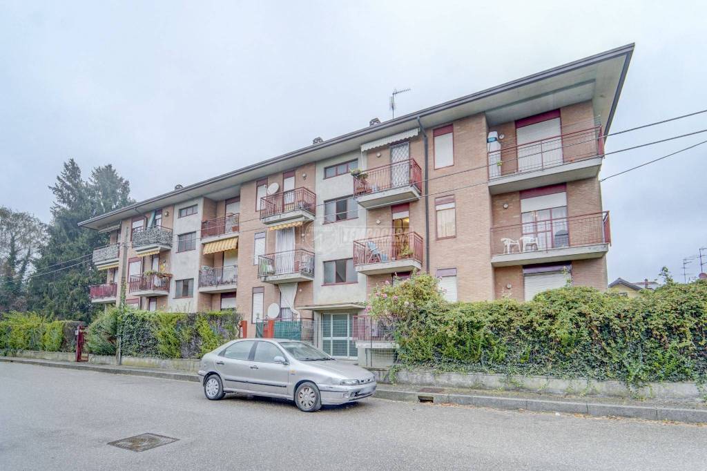 Appartamento in vendita a Somma Lombardo via Bidesco 3