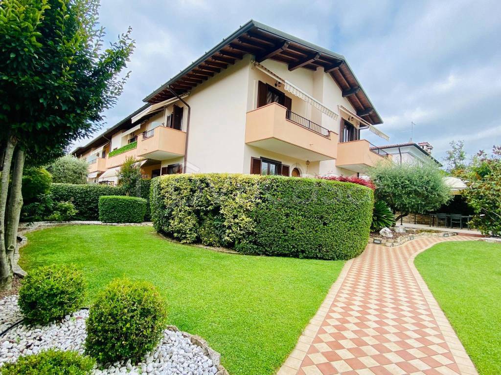 Villa a Schiera in vendita a Castenedolo via della Resistenza
