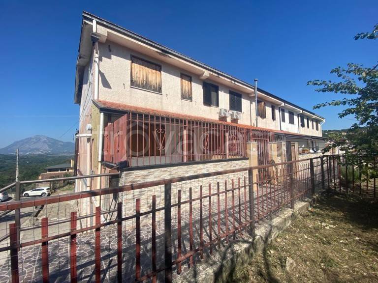 Villa in vendita a Roccabascerana via Miranda