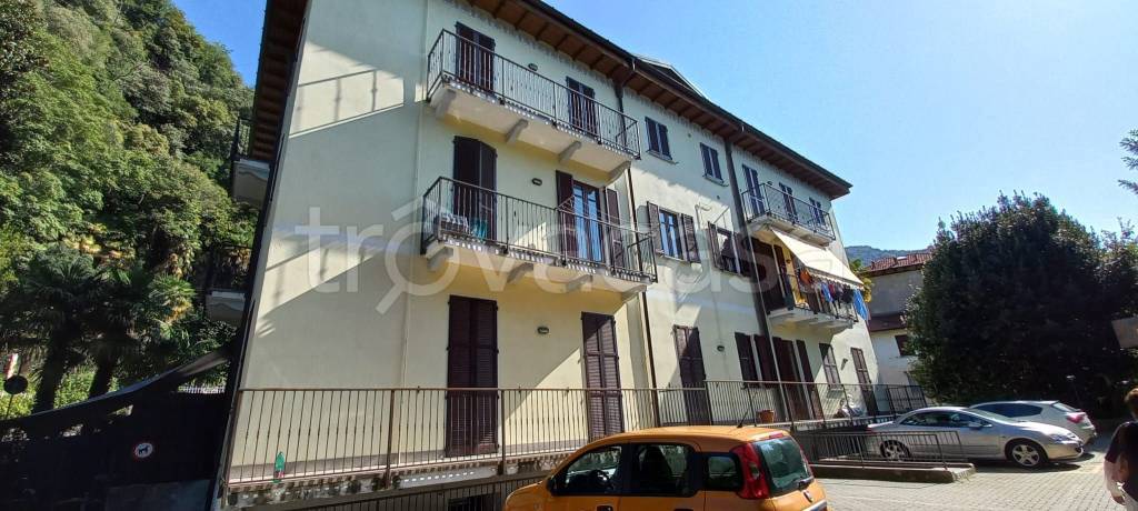 Appartamento in vendita a Maccagno con Pino e Veddasca via Giacomo Matteotti, 19