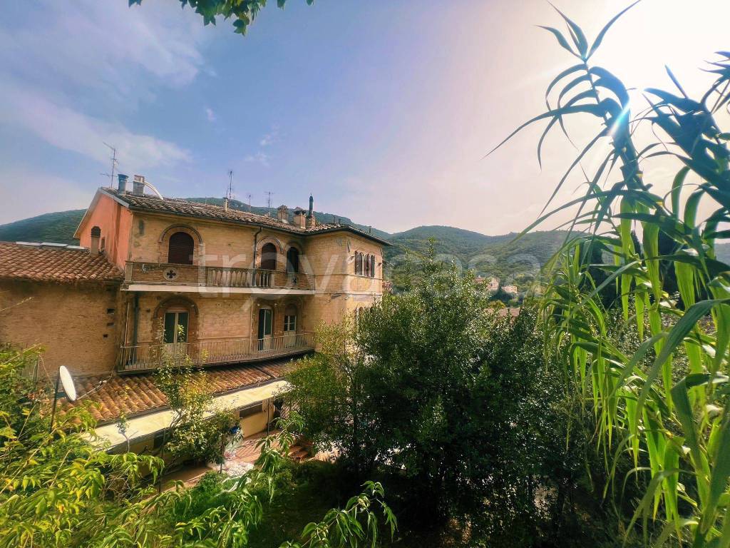 Appartamento in vendita a Spoleto via di Campo de' Fiori