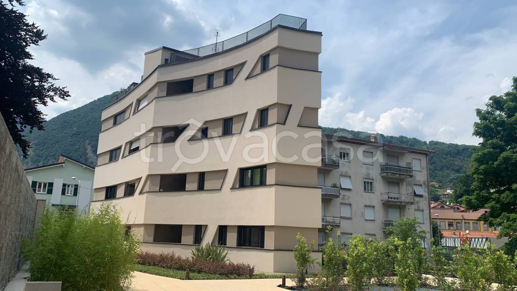 Appartamento in vendita a Canzo via verza, 58