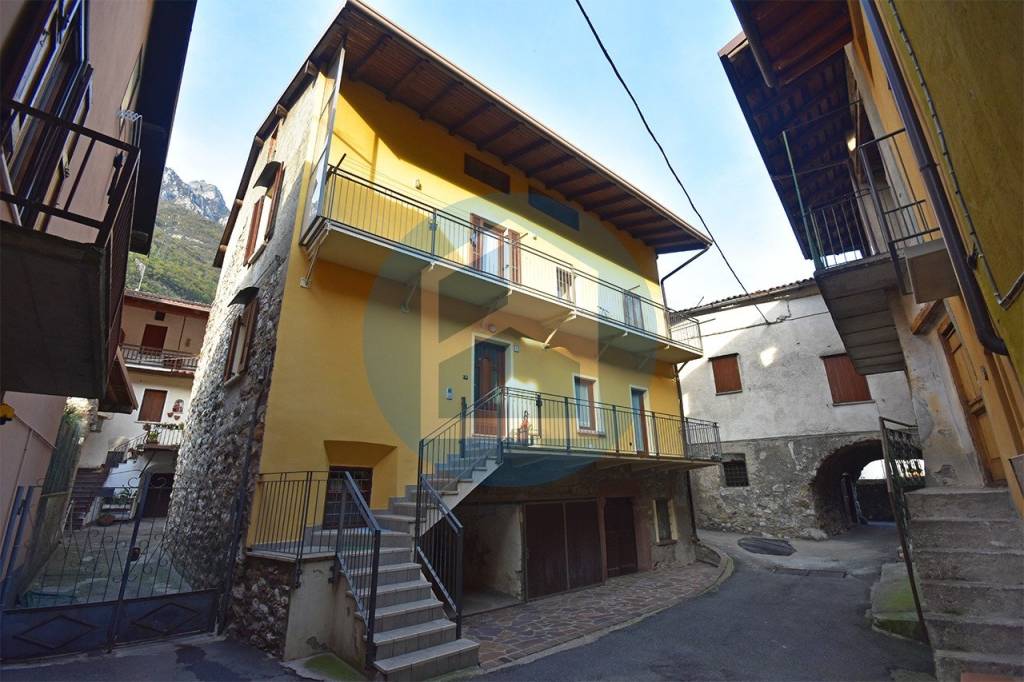 Villa in vendita a Darfo Boario Terme via Chiesa
