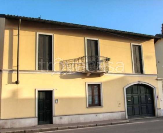 Villa Bifamiliare in vendita a Rosate via Roma