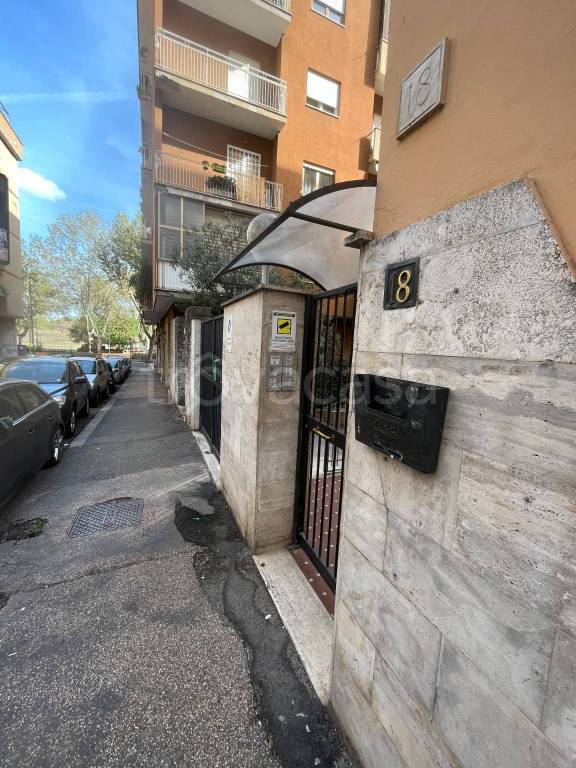 Appartamento in in vendita da privato a Roma via Francesco Salata, 18