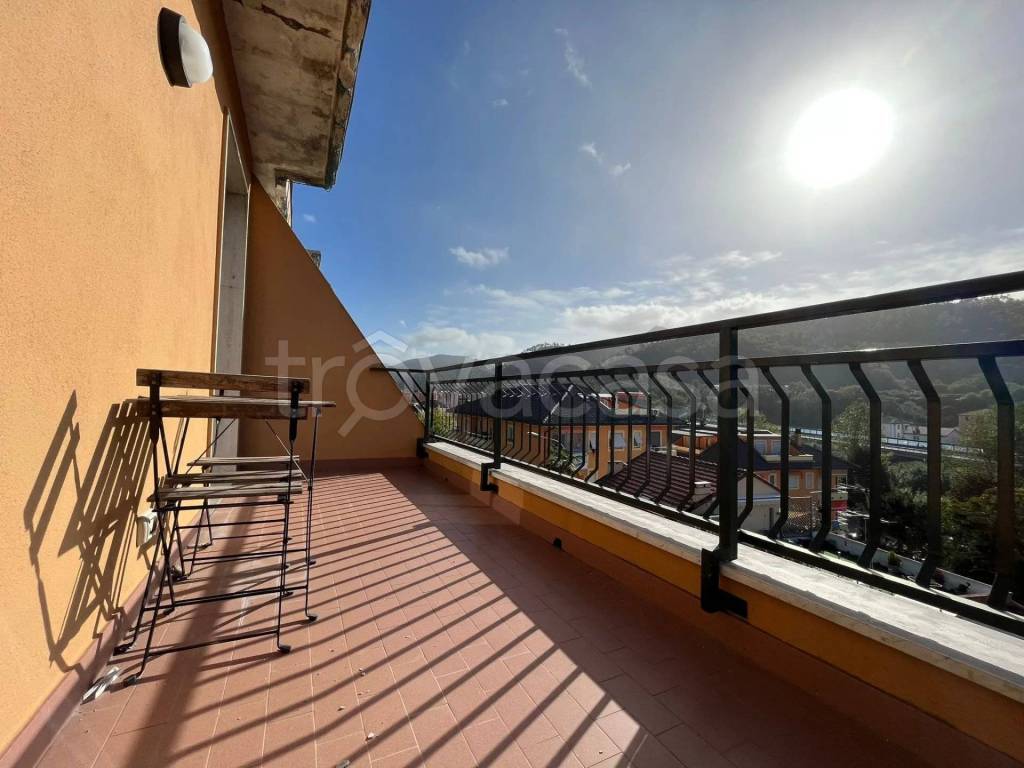 Appartamento in vendita a Casarza Ligure via Francolano