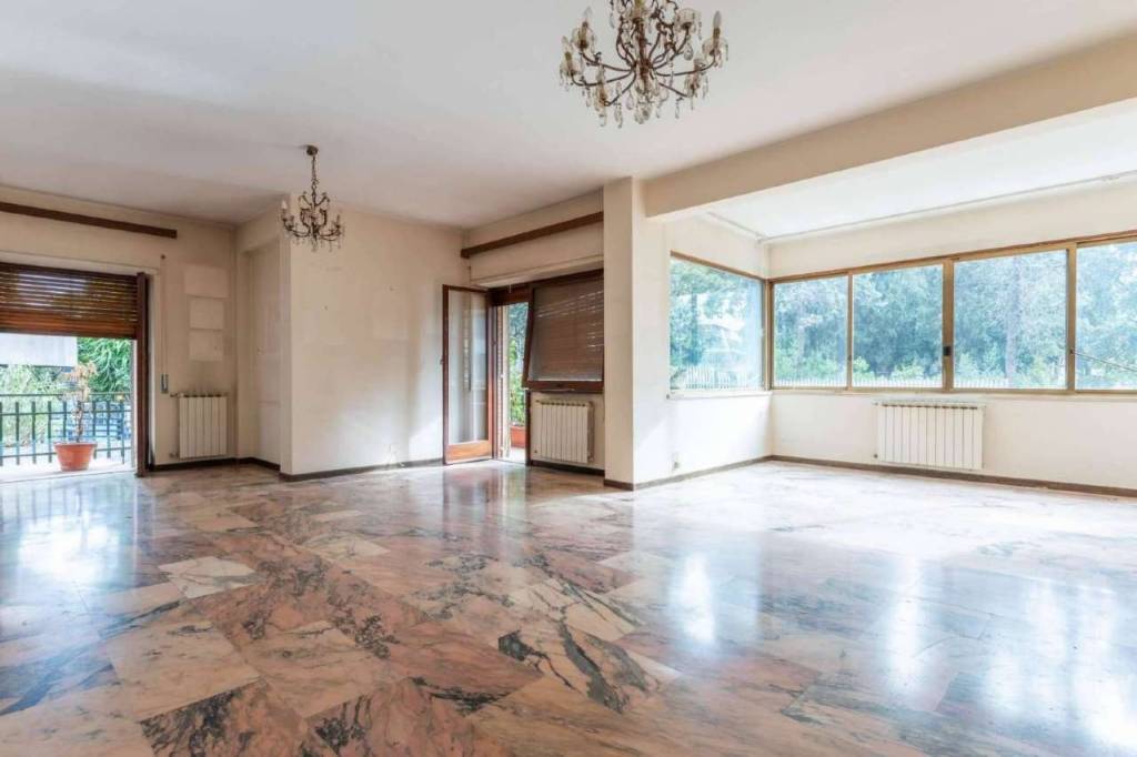 Appartamento in vendita a Roma via di Vigna due Torri