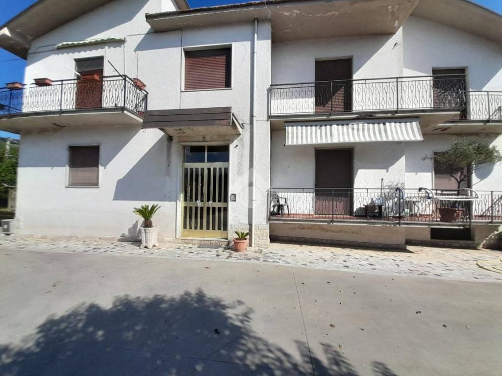 Appartamento in vendita a San Leucio del Sannio via Casale Maccabei, 92